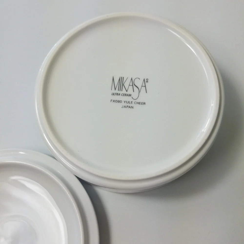 MIKASA HOLIDAY TRINKET BOX